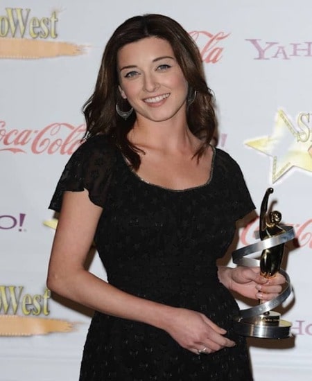 Margo Harshman earned a ShoWest Award for Female Star of Tomorrow. How much salary does Harshman earn per TV episode?